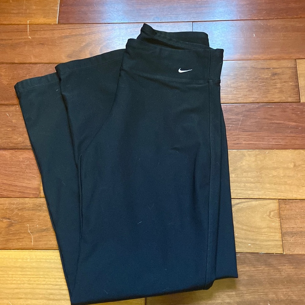 Nike Women’s Wide Leg Leggings Size S(4-6)